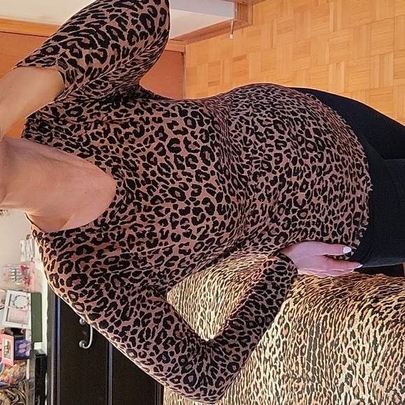 LIKE NEW Sexy Leopard Print Long Sleeve Top, M - Picture 7 of 13